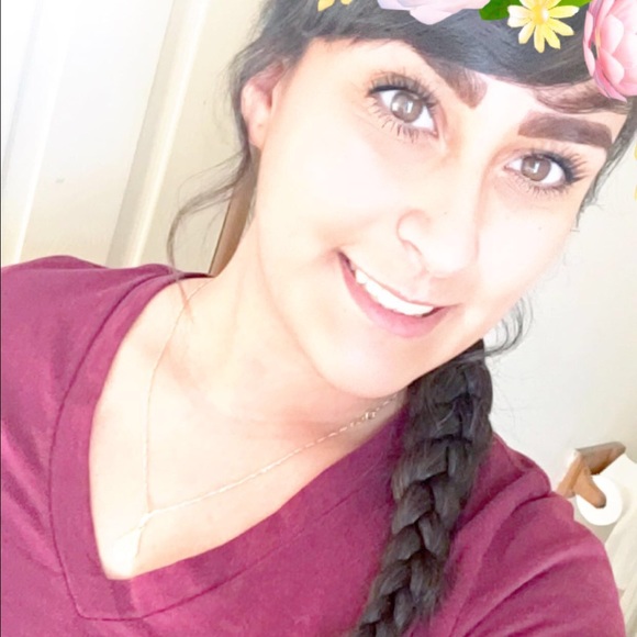 Profile Picture of Alexa Pena (@alexapena1pa) on Poshmark