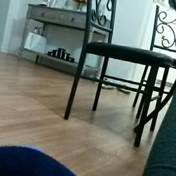 Daniell Nobles - Poshmark Profile Picture of Daniell Nobles (@dnobles88) on Poshmark