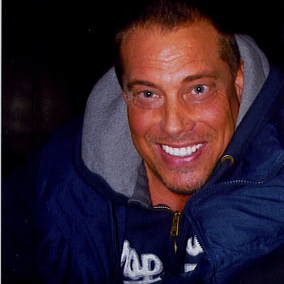 Profile Picture of James Mawhinney (@mowiene) on Twitter