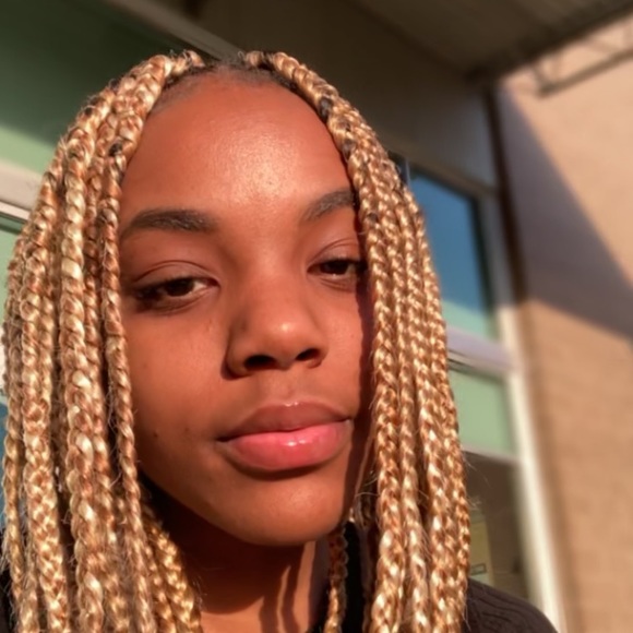 Profile Picture of Dennishea Palmore-lambert (@dennishea) on Poshmark