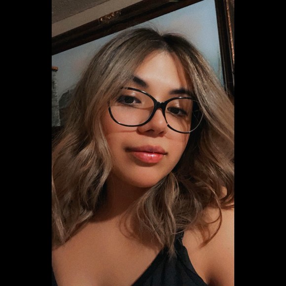 Profile Picture of Monica Ledesma (@monicaaa_1) on Poshmark