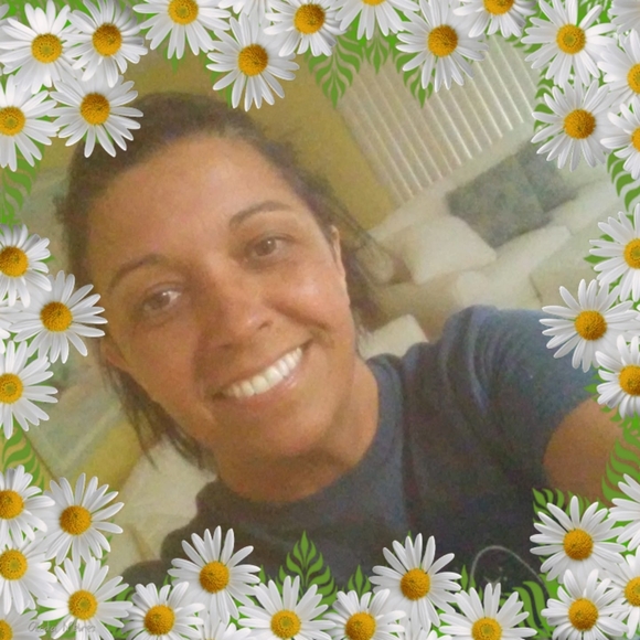 Profile Picture of Patricia Logsdon (@shazam03) on Poshmark