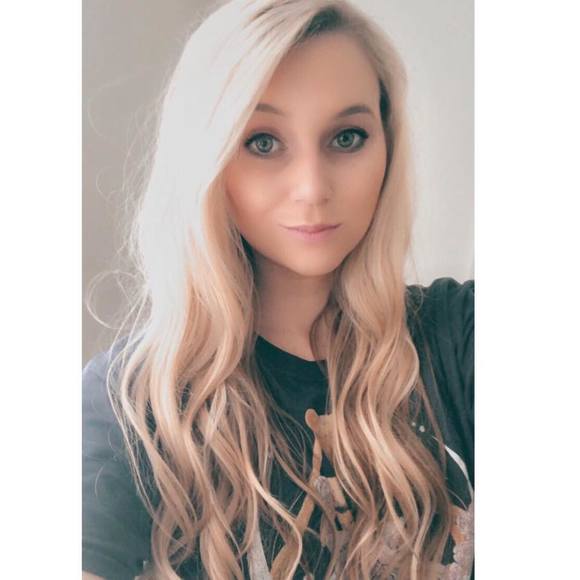 Profile Picture of Kendall Duncan (@kendall22cakes) on Poshmark