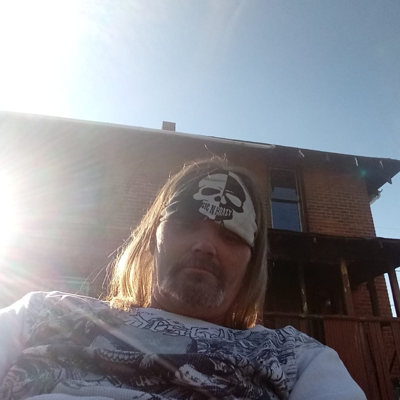 Profile Picture of Kenny Farmer (@kennyfarmer662) on Poshmark