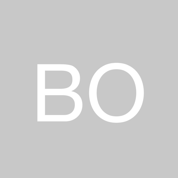 Profile Picture of Bobbette Overman (@bobbette2) on Poshmark