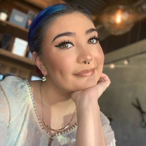 Profile Picture of Yesenia Hernandez-seros (@lyessiel) on Poshmark