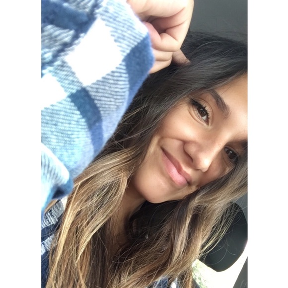 Profile Picture of Cori Meyers (@cori_meyers) on Poshmark