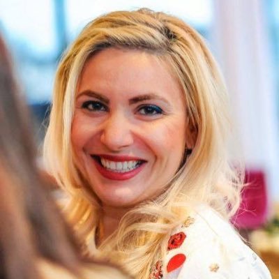 Profile Picture of Camelia Olteanu (@CameliaLavinia1) on Twitter