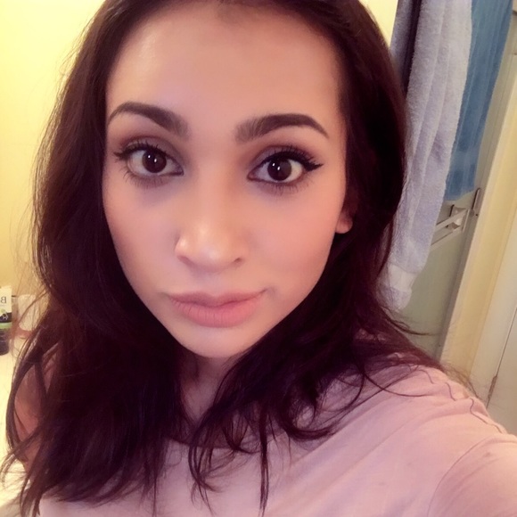 Profile Picture of Araceli Jimenez (@ara1526) on Poshmark