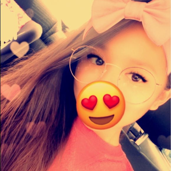Profile Picture of Jasmin Vargas (@jasmin_0658) on Poshmark