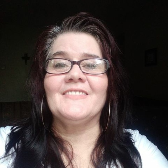 Profile Picture of Julie Fields (@juliefields390) on Poshmark