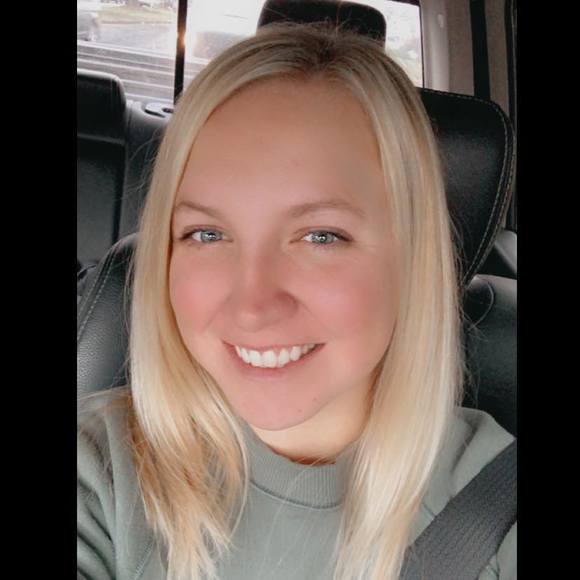 Profile Picture of Camille Unglesbee (@cfertig120) on Poshmark