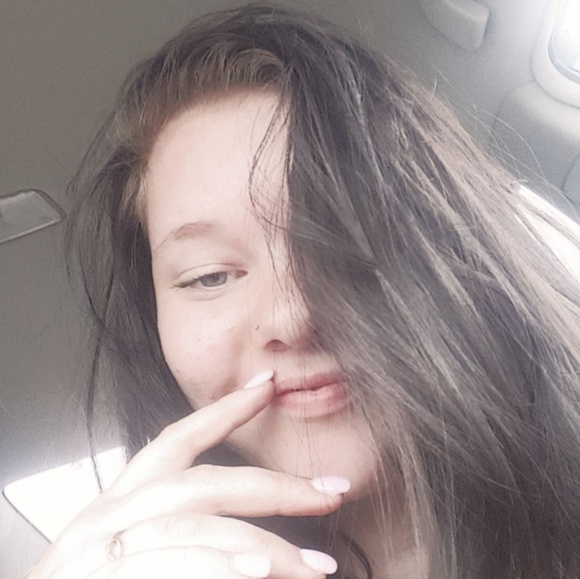 Jessica Lohoff - Poshmark Profile Picture of Jessica Lohoff (@jessicalohoff) on Poshmark