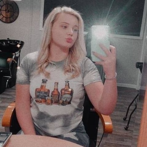 Profile Picture of Jade Clements (@clementsjade810) on Poshmark