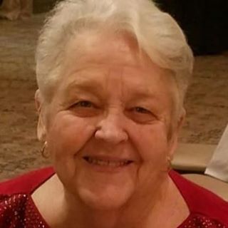 Profile Picture of Joanne Stein Holstrom (@joanne.holstrom) on Facebook