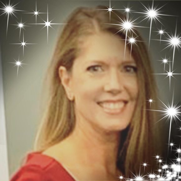 Profile Picture of Tilly Clark (@taclark30) on Poshmark