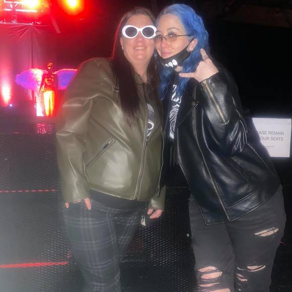 Profile Picture of Katie Fickies (@venus9512) on Poshmark