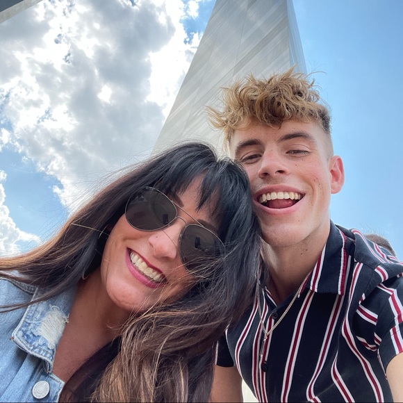 Profile Picture of Jonathon Coffman (@jcoffman20) on Poshmark