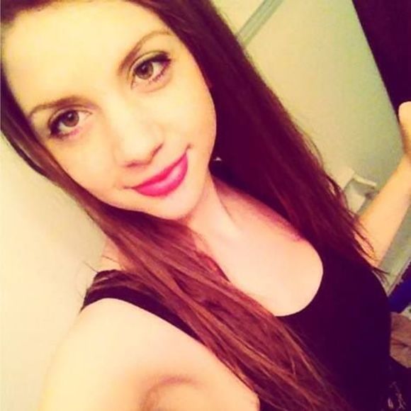 Profile Picture of Mandy Steele (@mandysteele) on Poshmark