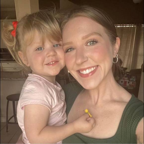 Profile Picture of Cassie Troxclair (@dugascassie) on Poshmark