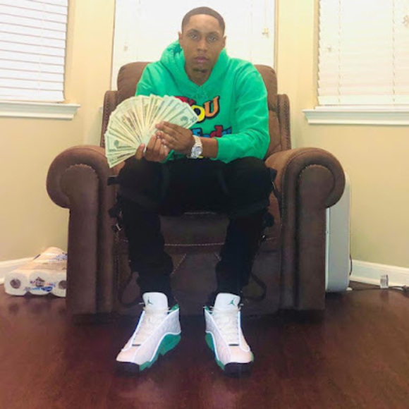 Profile Picture of Queron Ward (@wardqueron) on Poshmark