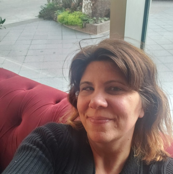 Profile Picture of Laura Bjorgo (@laurabjorgo) on Poshmark