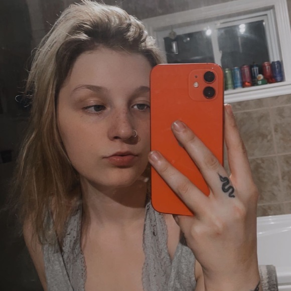 Profile Picture of Kylee Quilty (@kymkquilts) on Poshmark