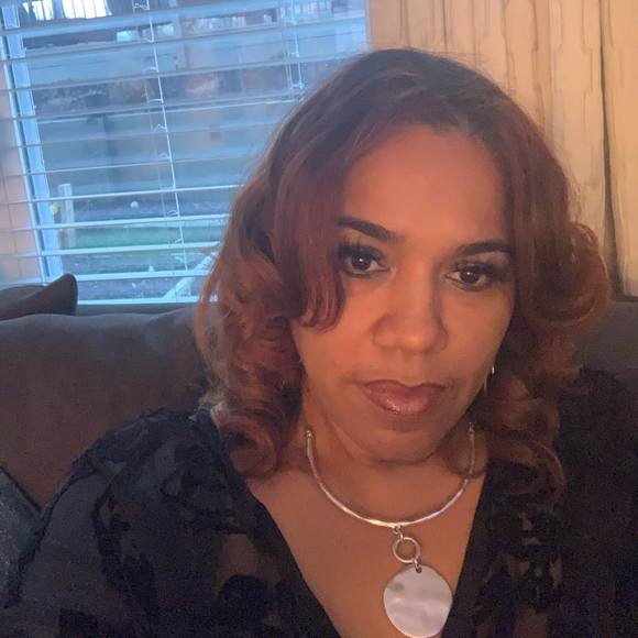 Profile Picture of Thomasina Hayes (@thomasina3) on Poshmark