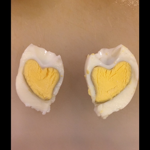 Profile Picture of Maria Winans (@mimipw) on Poshmark