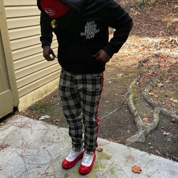Profile Picture of Veon Byrd (@vbyrd32) on Poshmark
