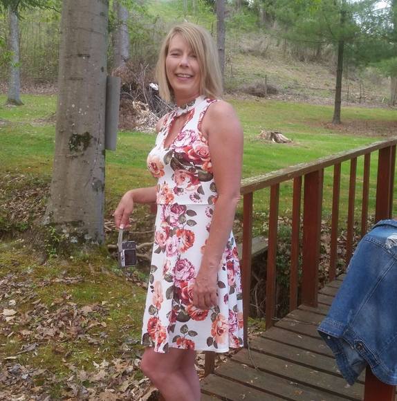 Profile Picture of Heather Weems (@heatherweems) on Poshmark