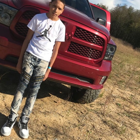 Profile Picture of Jarmar Stowe (@jarmarstowe1) on Poshmark