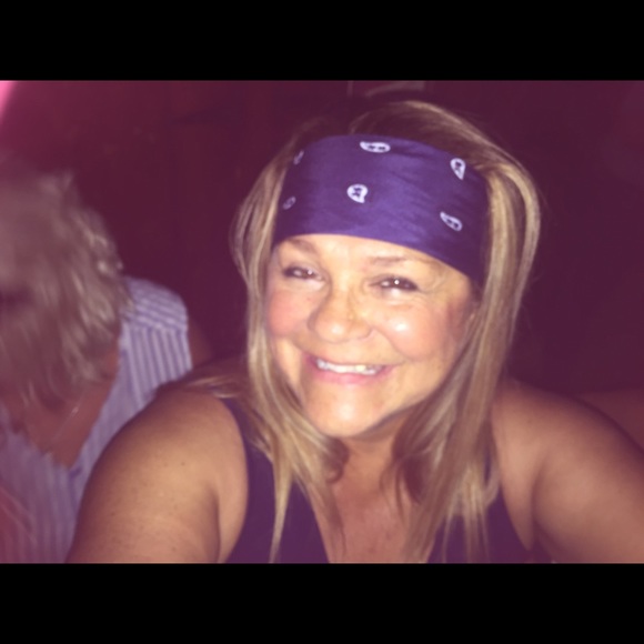 Profile Picture of Kitty Hallock (@kittycvr123) on Poshmark