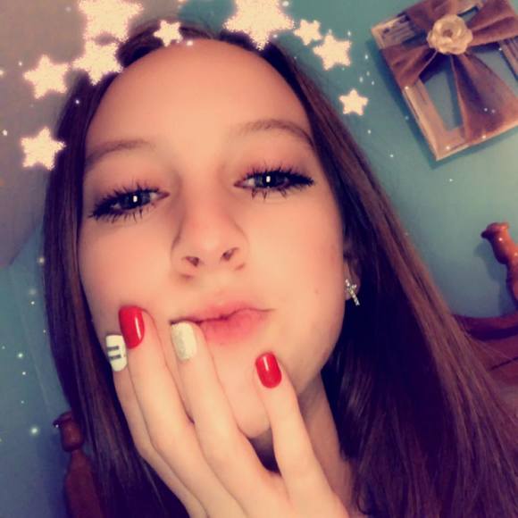 Profile Picture of Alaina Devlaeminck (@alainadevlaemin) on Poshmark