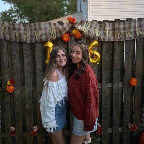 Profile Picture of Alexis Mcvaugh (@lexi_mcvaugh18) on Poshmark