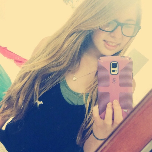 Profile Picture of Mikayla Ketchem (@mikaylacath) on Poshmark