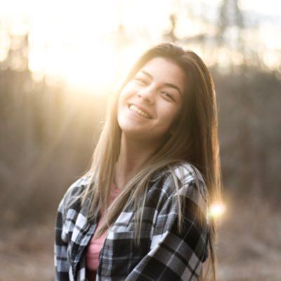 Profile Picture of Claudia Nick (@clauu1208) on Twitter