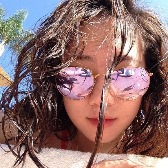 Profile Picture of Phoebe Hsu (@phoebehsu) on Poshmark