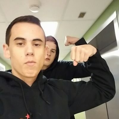 Profile Picture of Mike Ewing (@MiKe3wing) on Twitter