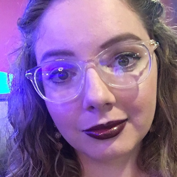 Profile Picture of Courtney Oldenburg (@courtolden) on Poshmark