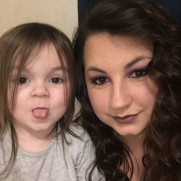 Profile Picture of Elani Biehle (@ebiehle) on Poshmark