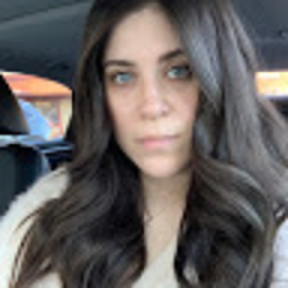 Profile Picture of Chelsey Albaum (@xchelseyalbaumx) on Poshmark