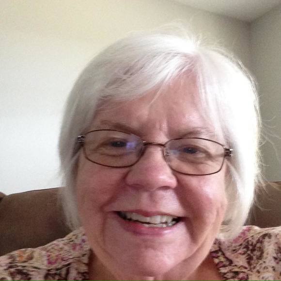 Profile Picture of Janet Murray (@janetmurray909) on Poshmark