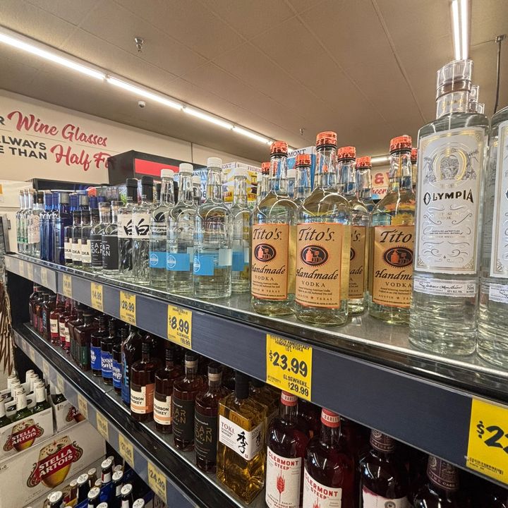 Profile Picture of Cece (@cecelivin) on Tiktok