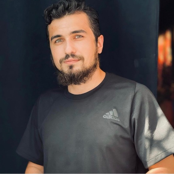 Profile Picture of Giorgi Gusharashvili (@ggusha33) on Poshmark