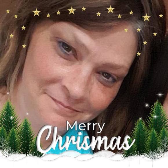 Profile Picture of Kelly Johnsen (@kellyjohnsen29) on Poshmark