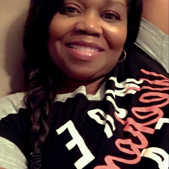 Profile Picture of Shanqua Hytower (@shanqua1969) on Poshmark