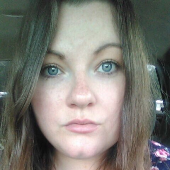 Profile Picture of Samantha Bartley (@sammib123622) on Poshmark