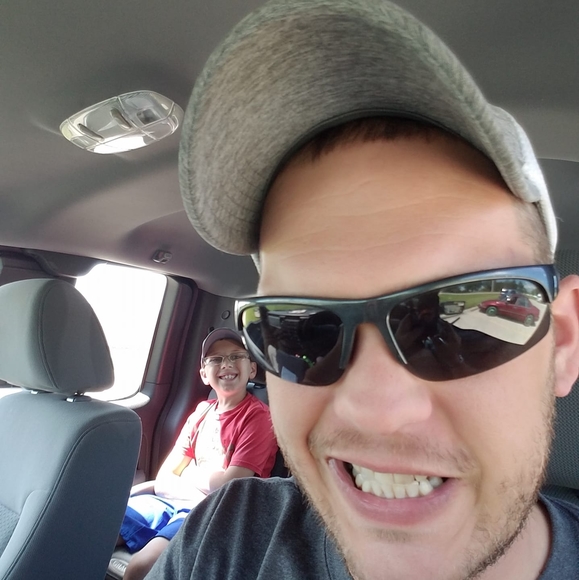 Profile Picture of Jeff Neaville (@jeffneaville) on Poshmark