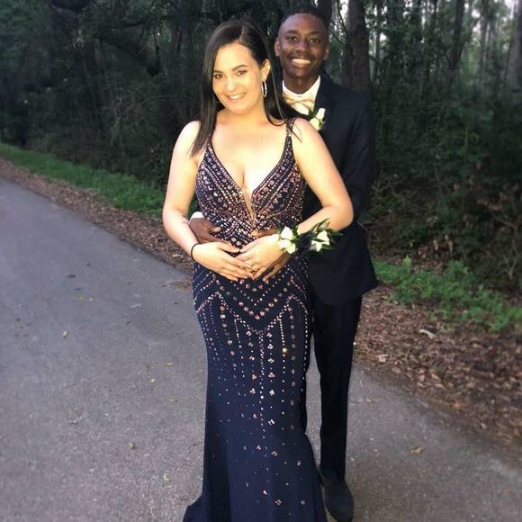 Profile Picture of Emily Hagins (@emilyroseh13) on Poshmark